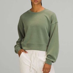 Lululemon softstreme green cropped sweatshirt